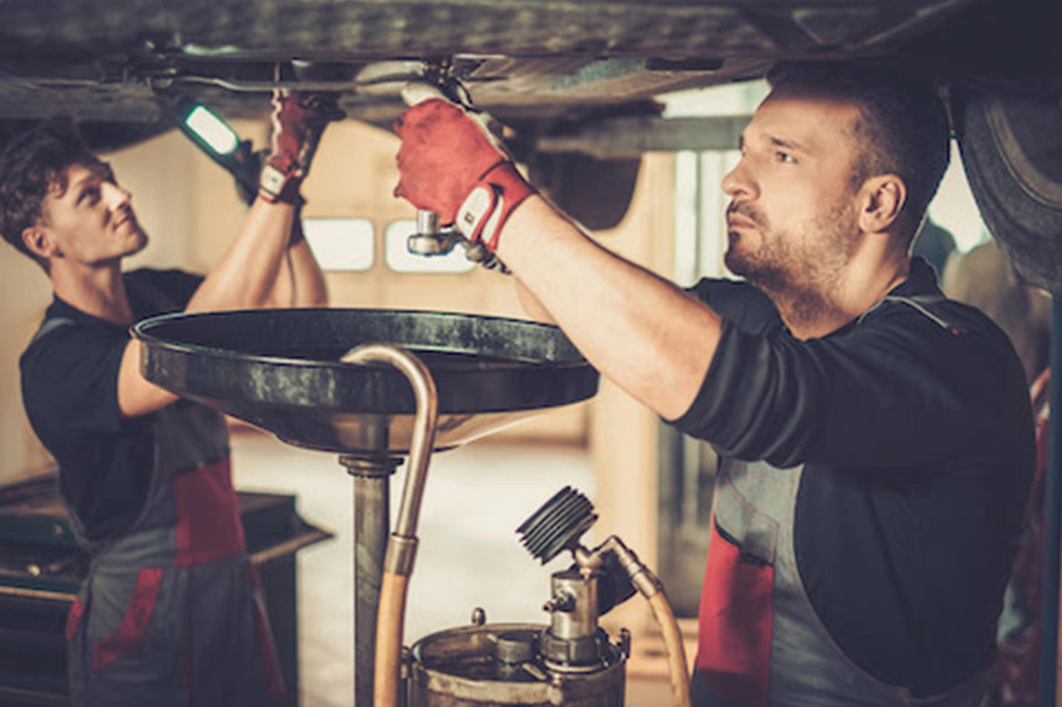 Choosing the Right oil-changes Service for Your Car in El Paso