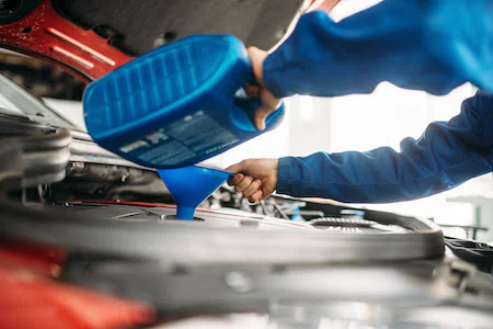 Oil Change Service Guide: How To Choose the Right Oil for Your Car and Driving Habits